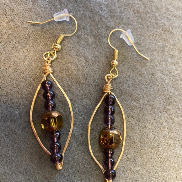 Leaf shaped gold and purple bead earrings. - Picture 3 of 4